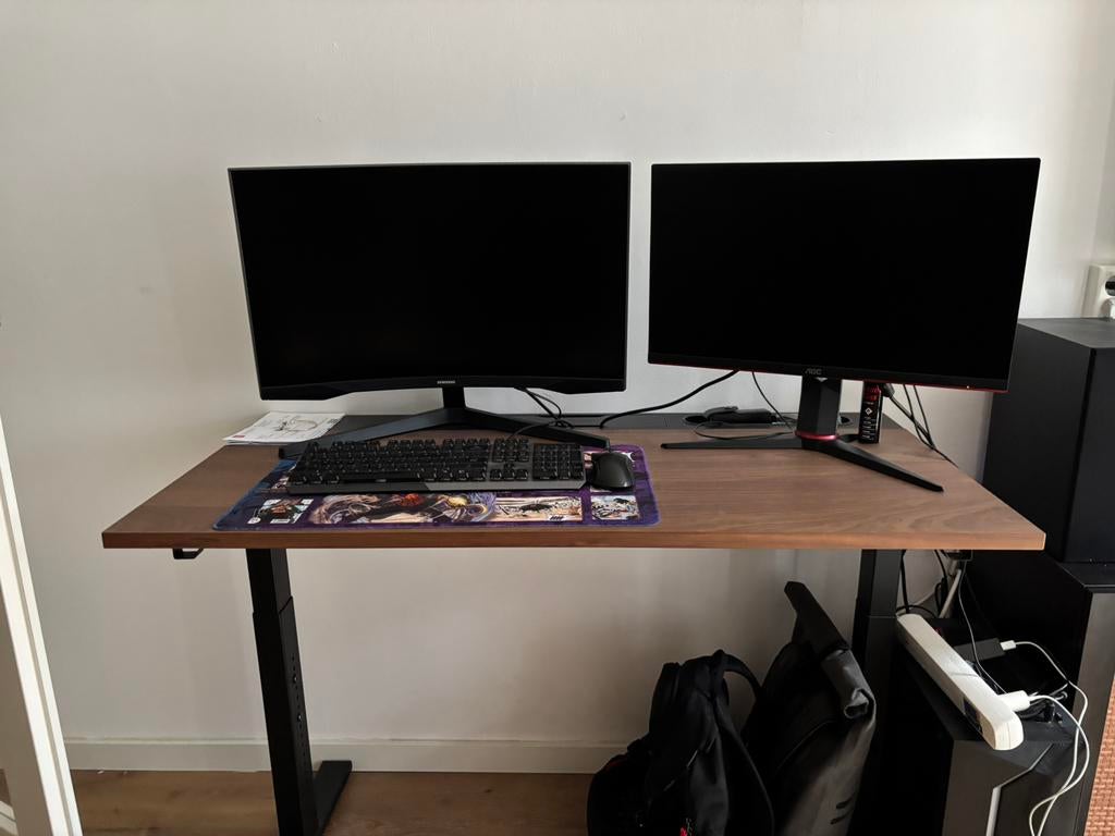 Verstelbaar Bureau ZGAN, Ophalen, Zo goed als nieuw