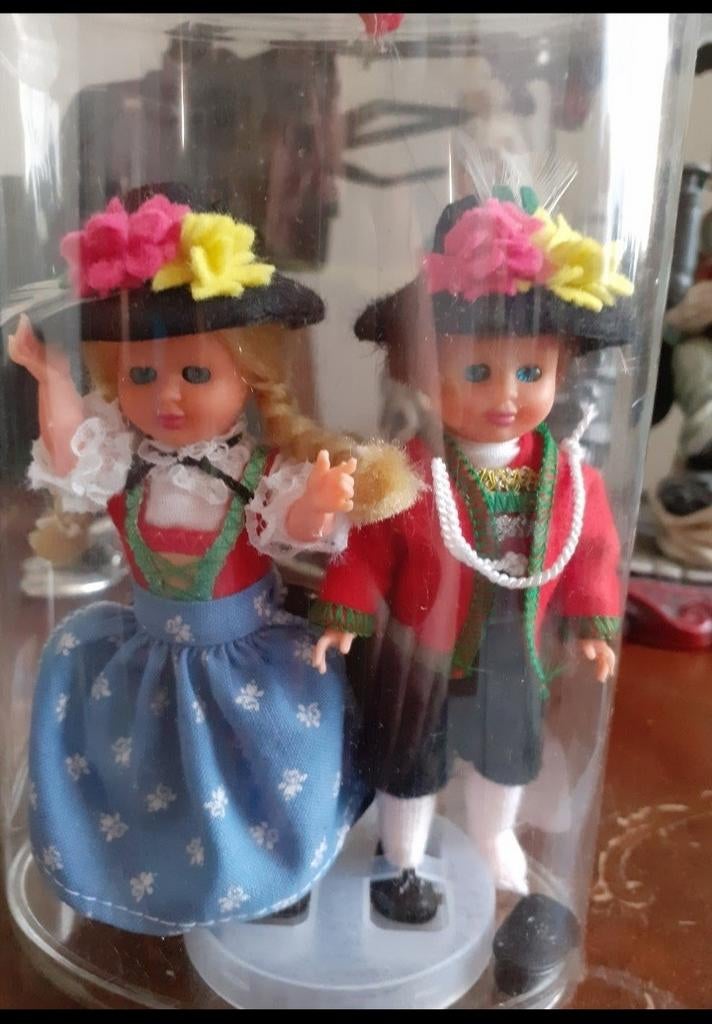 Popjes  twee stuks klederdracht verzamelen, Ophalen of Verzenden, Zo goed als nieuw, Pop