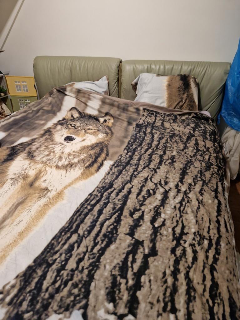 2 persoons bed met hoofdboard van nepleer, Ophalen of Verzenden, Gebruikt, Tweepersoons