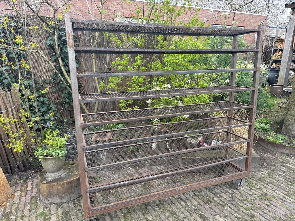 Oud bakkersrek op wieltjes - Industrieel design, Ophalen, Gebruikt