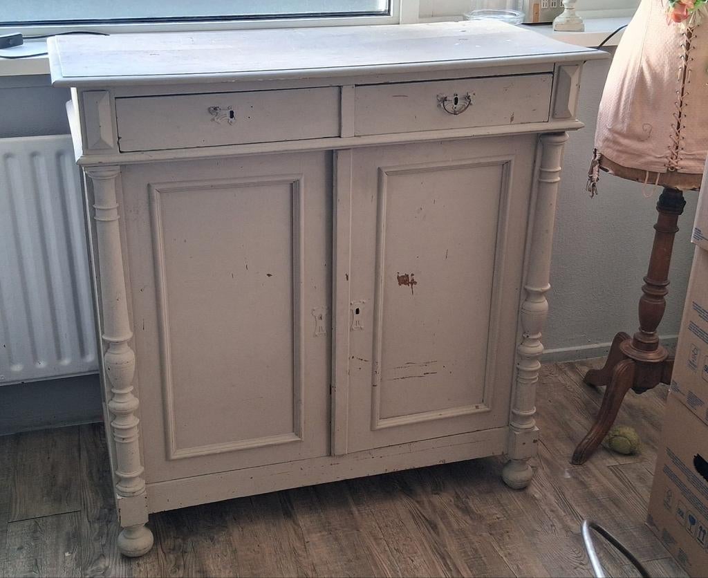 Antieke meidenkast, Ophalen