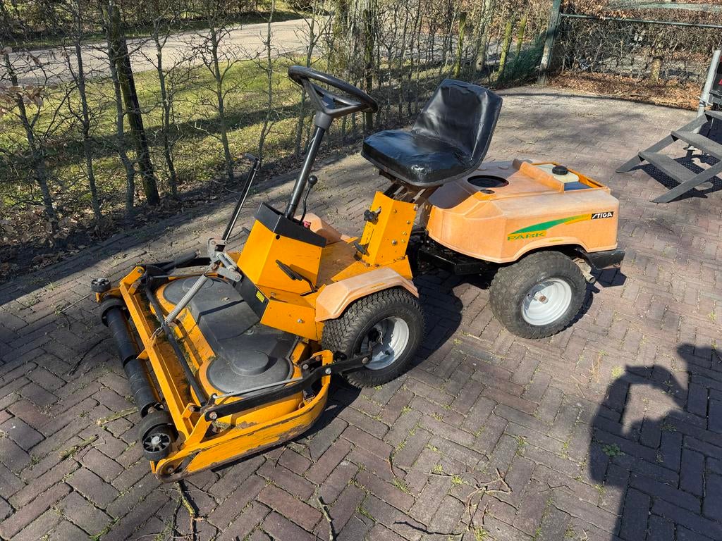 Zitmaaier Stiga Park, Ophalen, Gebruikt, Versnellingen, 90 tot 120 cm