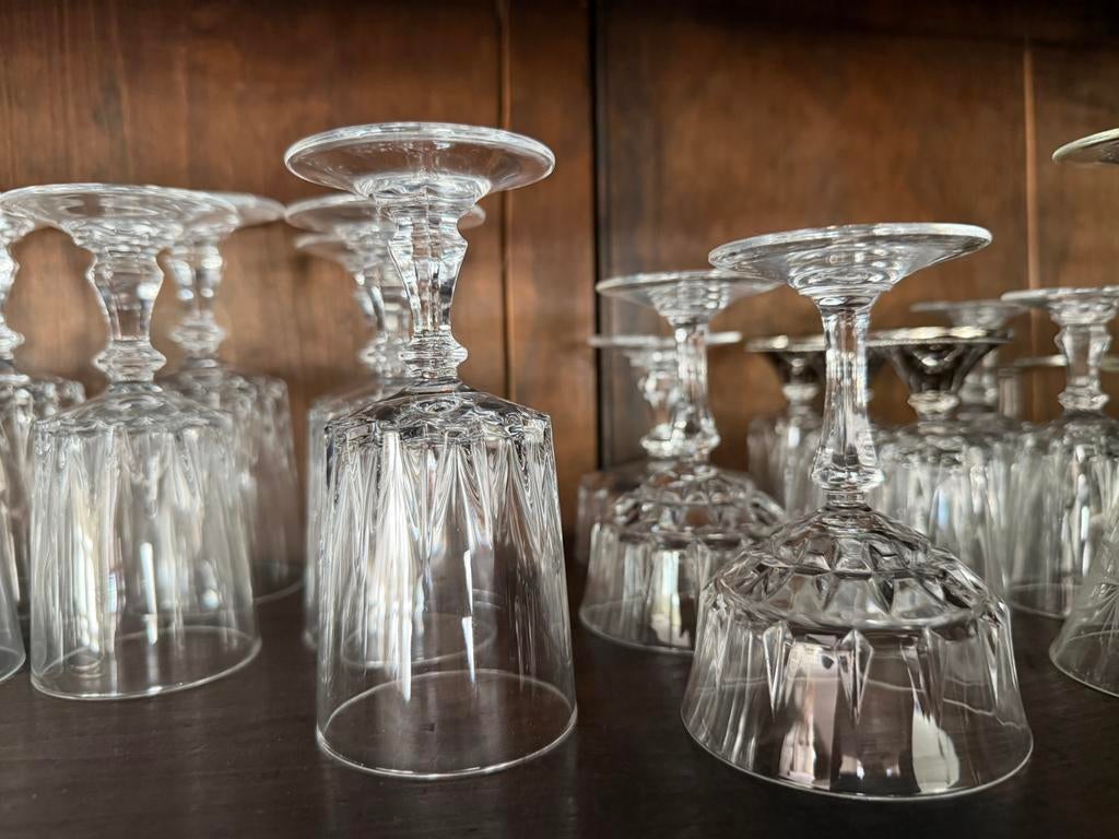 Cristal d'Arques Durand Louvre glasservies, Antiek en Kunst, Antiek | Glas en Kristal, Ophalen