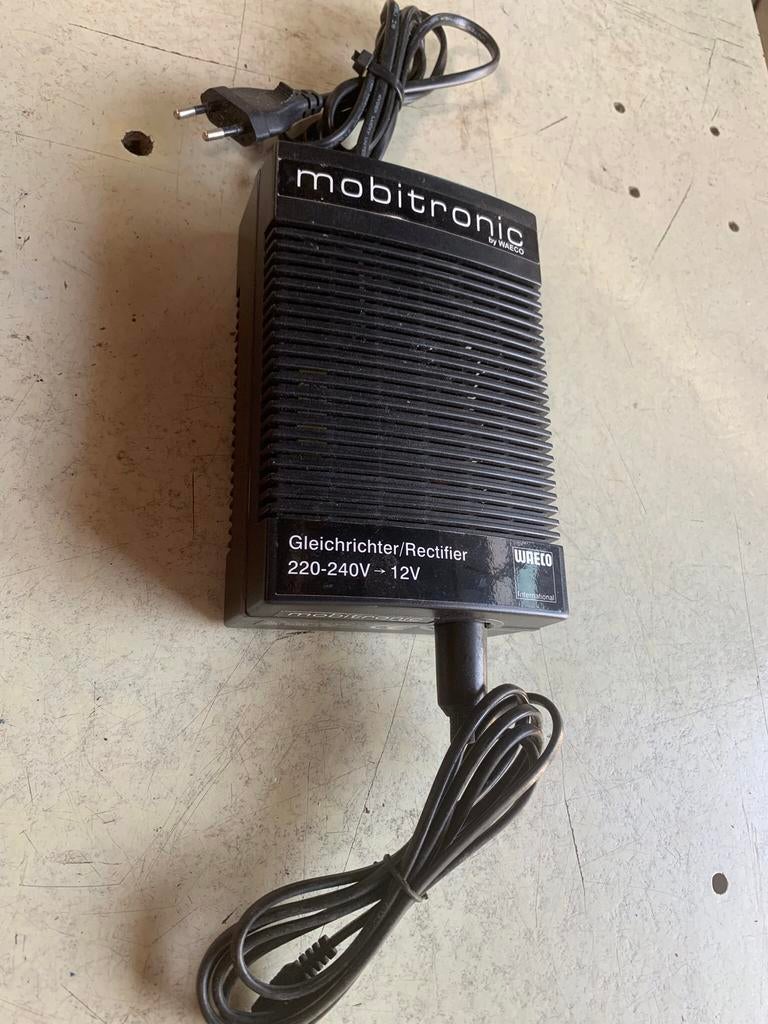 Omvormer van 240v naar 12v, Ophalen of Verzenden, Zo goed als nieuw