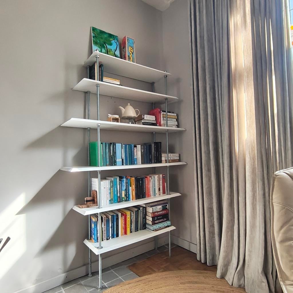 Unieke boekenkast, Ophalen, 25 tot 50 cm