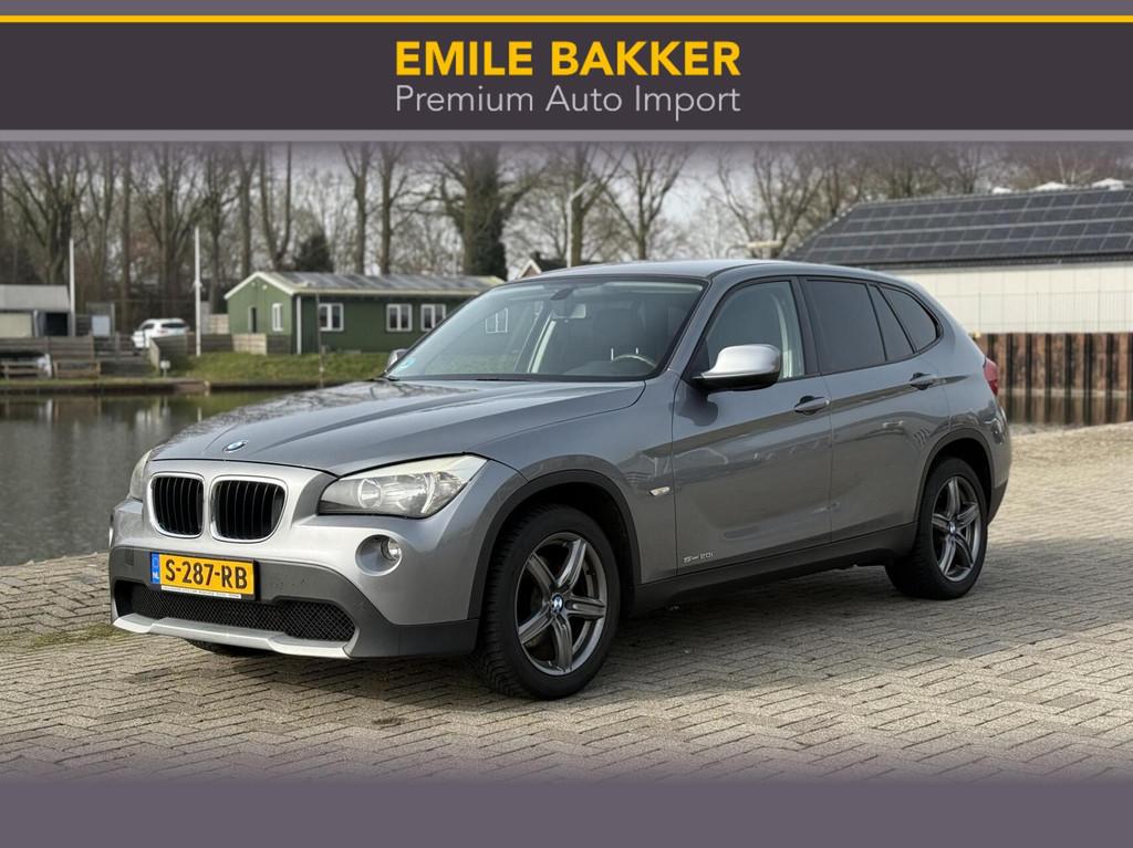 BMW X1 sDrive20i, Euro 5, Zwart, 4 cilinders, 14 km/l