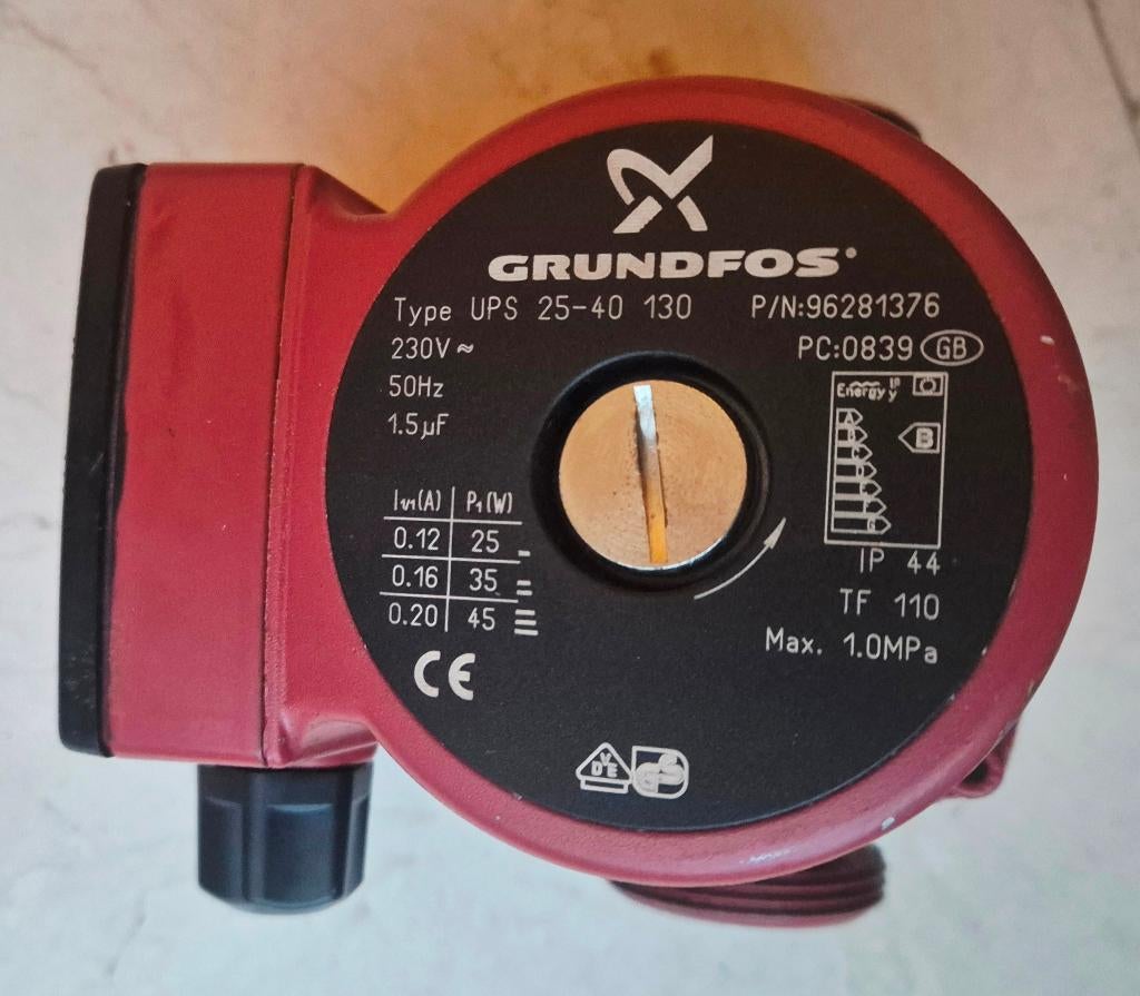 nieuwe Grundfos circulatiepomp UPS 25-40 130, Minder dan 30 cm, Overige typen, Nieuw, Minder dan 60 cm