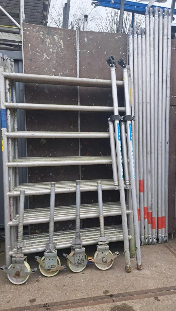 Te koop aluminium rolsteiger Werkhoogte 7.20 mtr breed model, Doe-het-zelf en Verbouw, Steigers, Ophalen of Verzenden, Rolsteiger of Kamersteiger