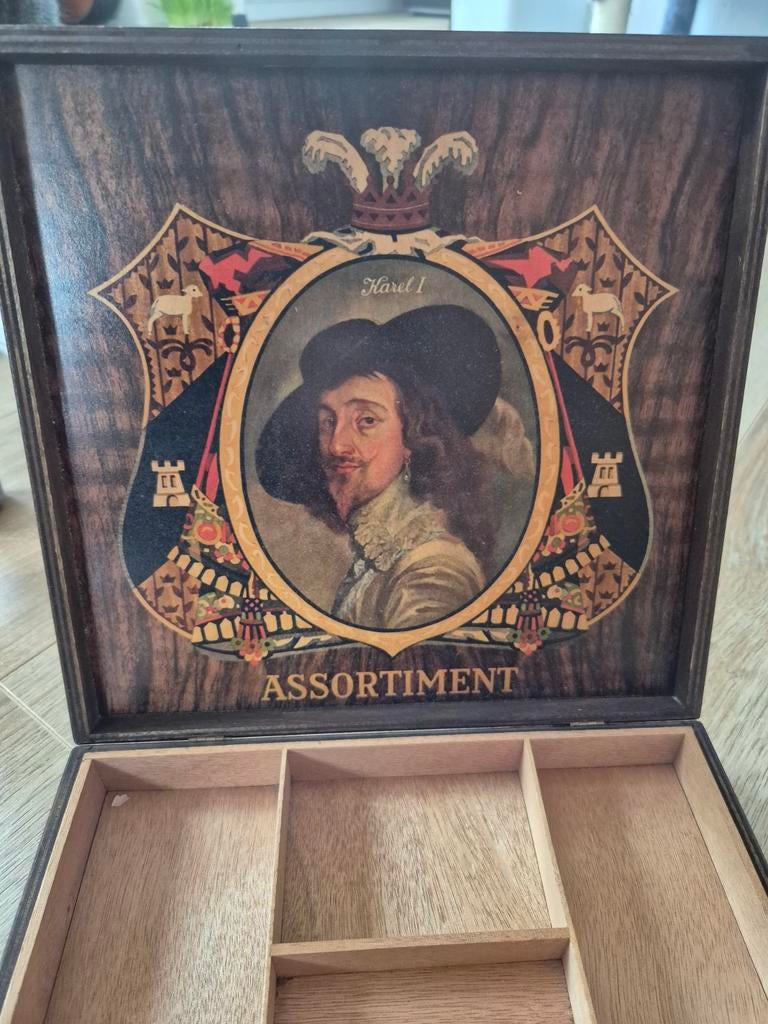 Houten doos met Karel I afbeelding, Antiek en Kunst, Ophalen of Verzenden