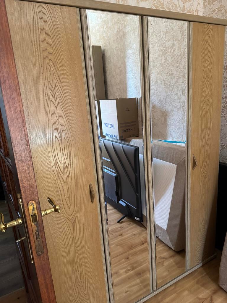 Kledingkast met spiegeldeuren, Huis en Inrichting, Kasten | Overige, Gebruikt, Ophalen