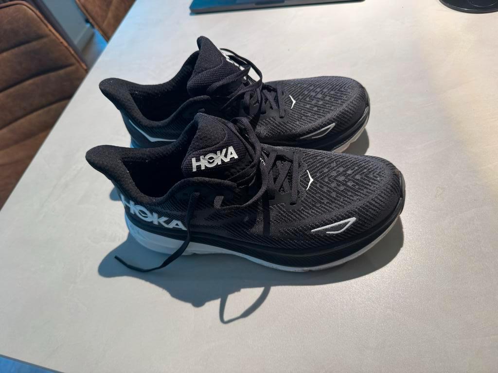 Hoka Clifton 9 Hardloopschoenen Maat 42 - Zwart, Ophalen of Verzenden, Zo goed als nieuw, Hardloopschoenen, Overige merken