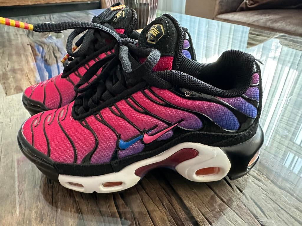 NIKE TN  FC BARCALONA X PATTA MT28 29, Kinderen en Baby's, Kinderkleding | Schoenen en Sokken, Jongen of Meisje, Schoenen, Nieuw