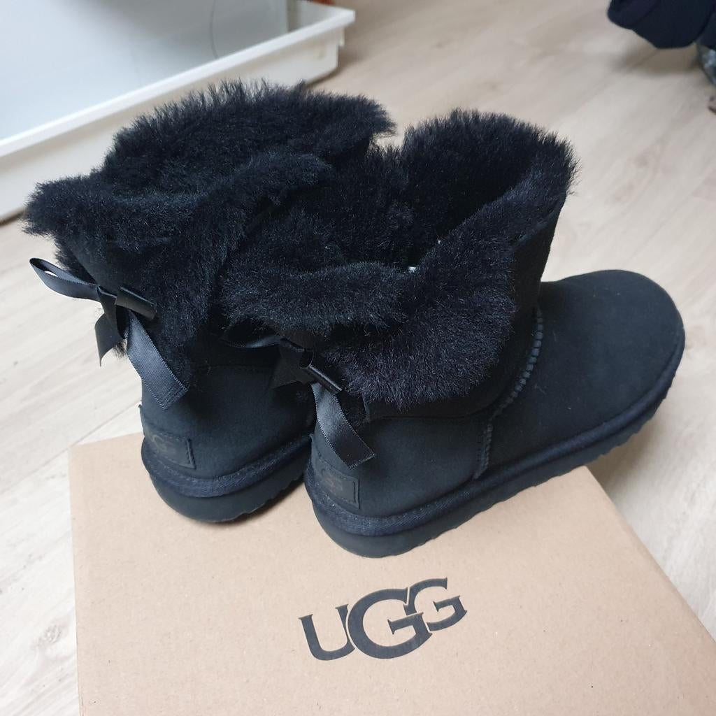 ZGAN UGGs maat 39 - Warme winterlaarzen, Kleding | Dames, Schoenen, UGG, Zwart, Lage of Enkellaarzen, Ophalen of Verzenden