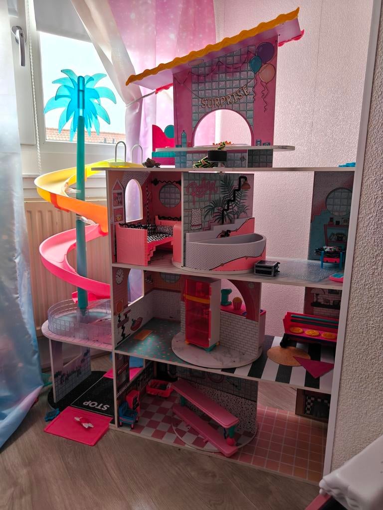 Complete L.ol Suprice poppenhuis campers vliegtuigen en wint, Ophalen, Zo goed als nieuw, Poppenhuis