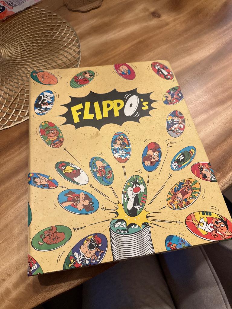 Flippo boek + meer flippo’s, Verzamelen, Flippo's, Ophalen of Verzenden, Verzameling