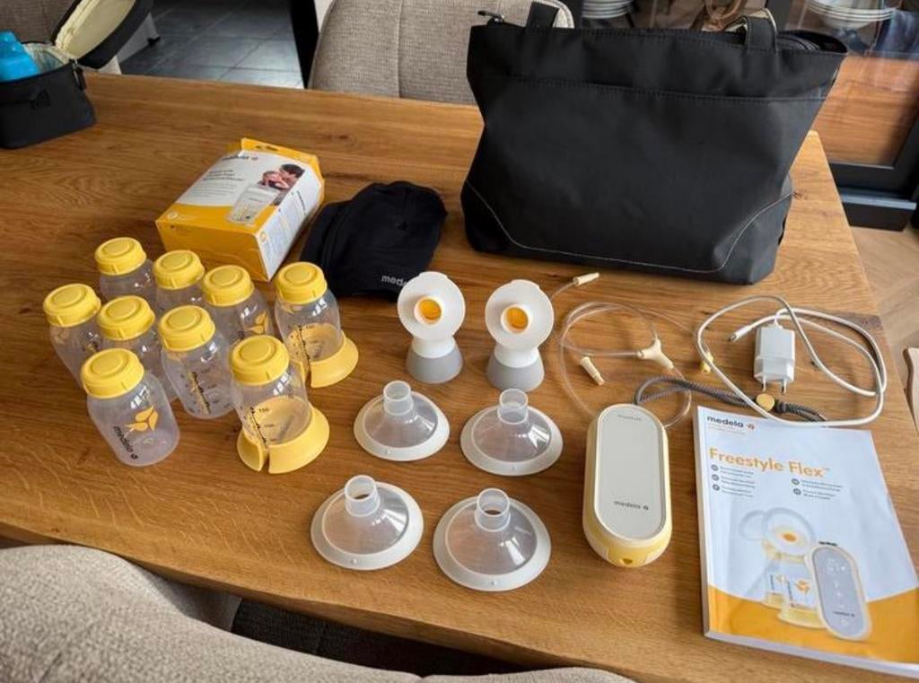 Medela Freestyle kolf + accessoires, Ophalen of Verzenden, Zo goed als nieuw, Borstkolf
