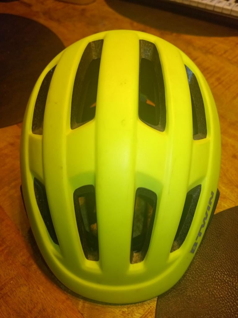 BTWIN fietshelm met LED verlichting, Ophalen, Zo goed als nieuw, Jongen of Meisje, B-Twin