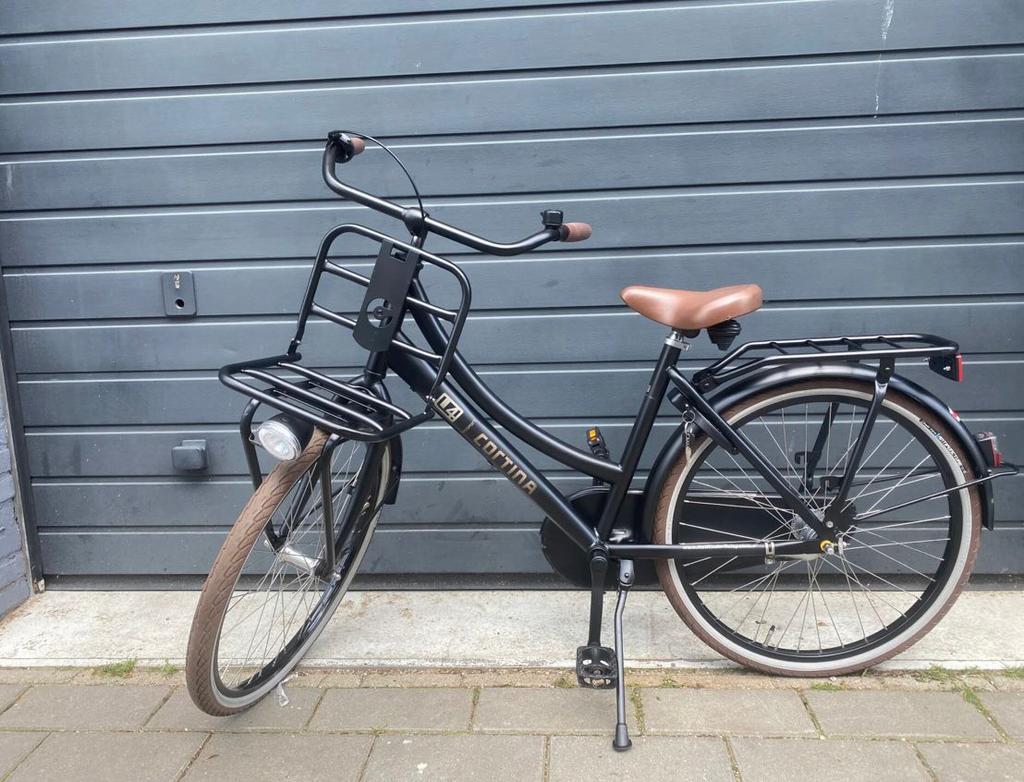 Zeer nette Cortina 24 ,en 26 meisjes transportfiets met 3v, Fietsen en Brommers, Fietsen | Meisjes, Ophalen, Zo goed als nieuw