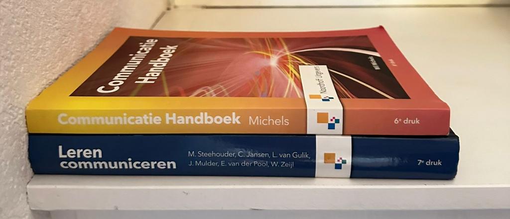 Communicatie handboek, Ophalen of Verzenden, Zo goed als nieuw, HBO