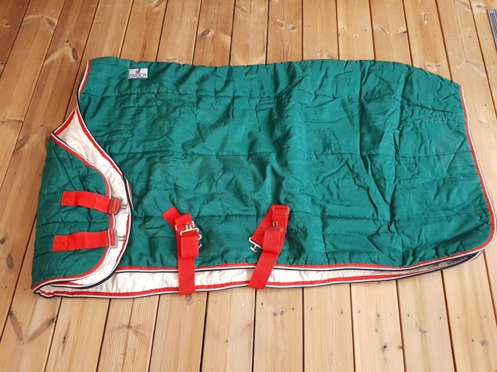 Wegens overcompleet; 3x staldeken, 1x uitrijdeken, Dieren en Toebehoren, Ophalen of Verzenden, Gebruikt, Deken