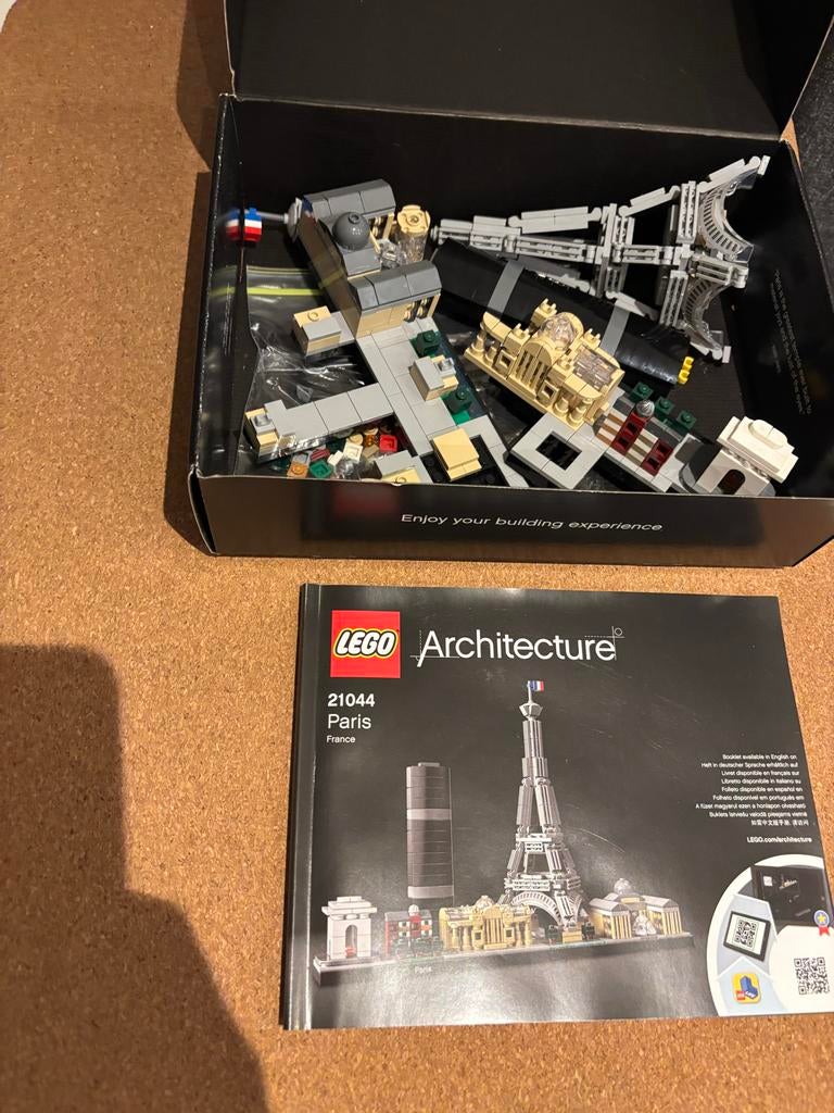 Lego architecture Paris 21044, Ophalen of Verzenden, Zo goed als nieuw