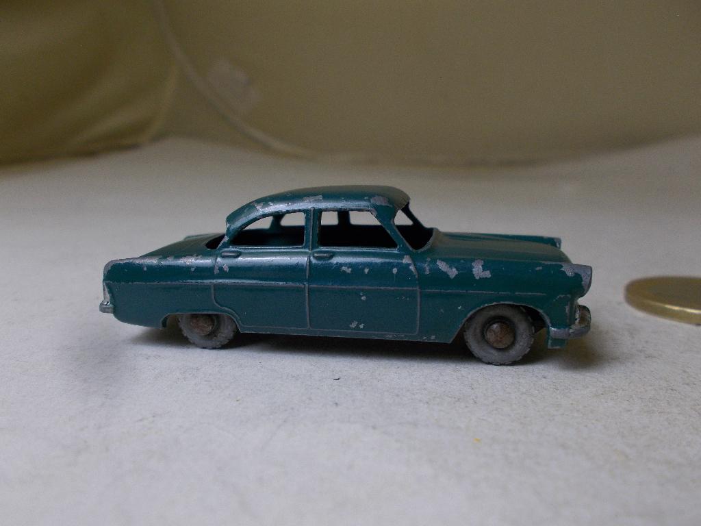 1958 Matchbox Lesney No. 33. FORD ZODIAC + TREKHAAK!, Ophalen of Verzenden, Gebruikt, Auto, Lesney