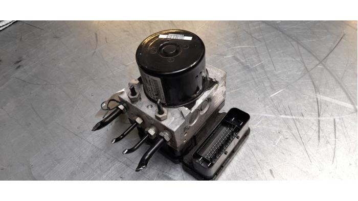 ABS Pomp van een Volvo V70, Gebruikt, -, -, Ophalen of Verzenden