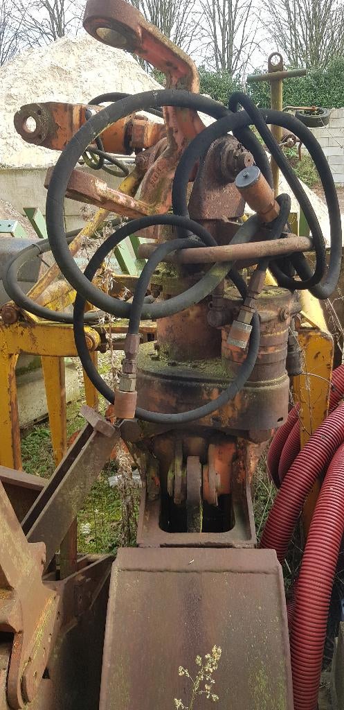 Knijperbakken en stenenklem, Ophalen, Graafmachine