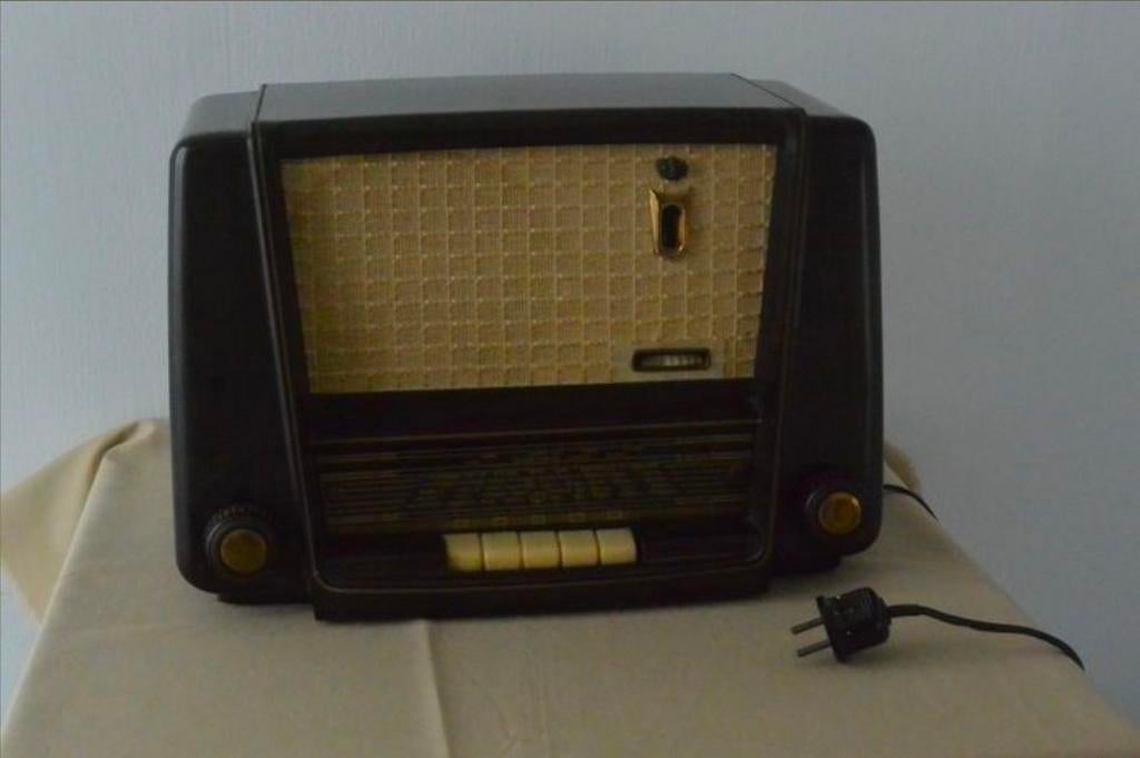 Vintage Erres KY 545 radio uit 1954, Ophalen