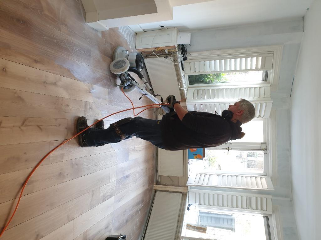 Parketvloeren schuren,Vloer schuren,plaatsen,afwerken, Garantie, Laminaat of Parket