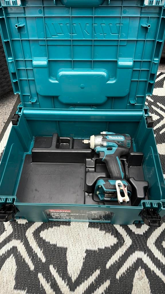 Makita DTW 300 18 V Slagmoersleutel, Ophalen of Verzenden, Zo goed als nieuw