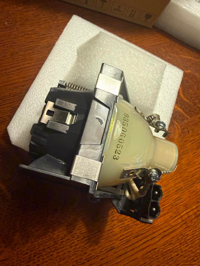 Originele Projection Design Beamerlamp - Nieuw!, Audio, Tv en Foto, Beamer-accessoires, Ophalen of Verzenden, Nieuw, Beamerlamp