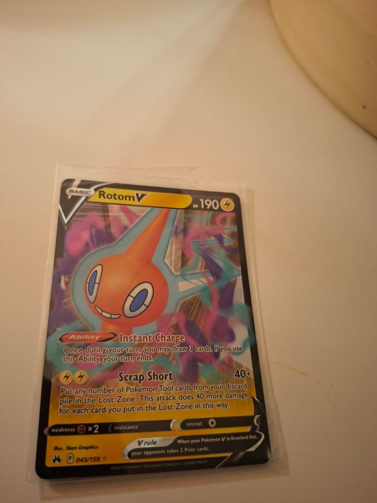 Rotom V - Pokémon Kaart, Ophalen of Verzenden, Zo goed als nieuw, Losse kaart