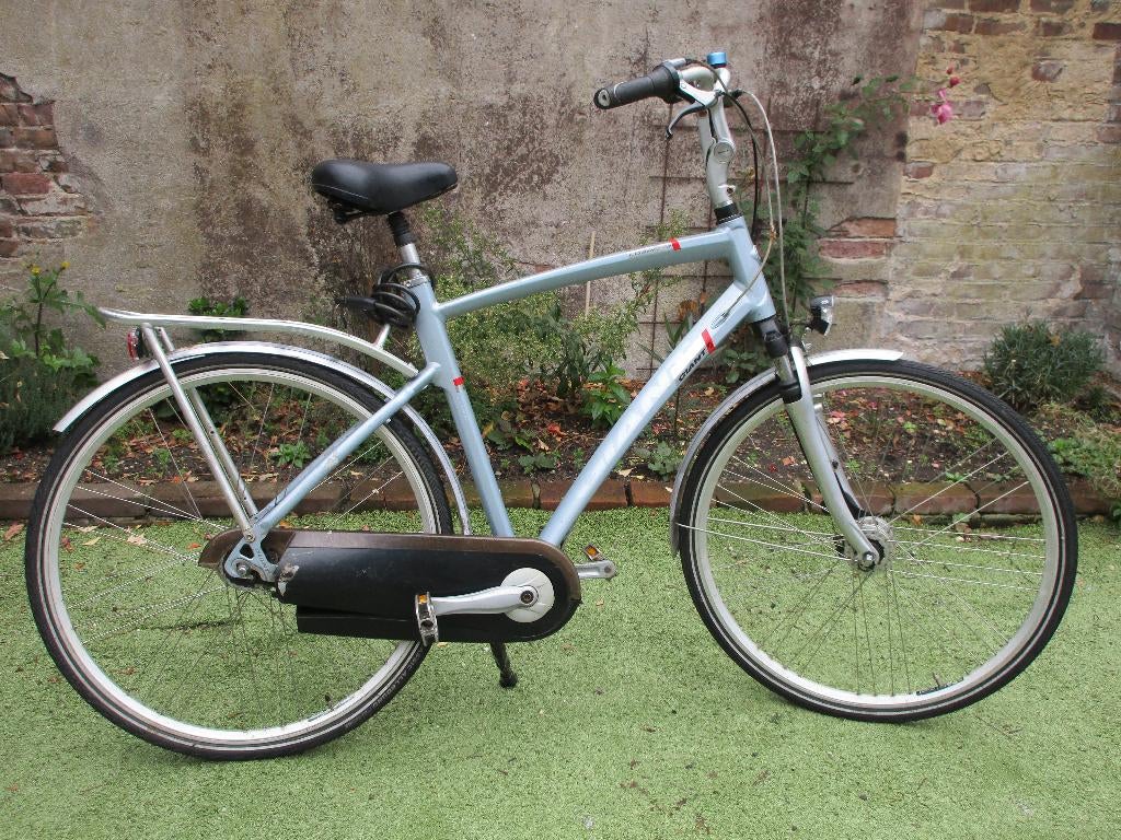 GIANT COSMO CITY SPORT, Gebruikt, Versnellingen, 53 tot 57 cm, Giant