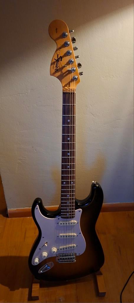 Squier stratocaster LH en Fender  akoestische steelstring, Ophalen of Verzenden, Zo goed als nieuw, Solid body, Fender