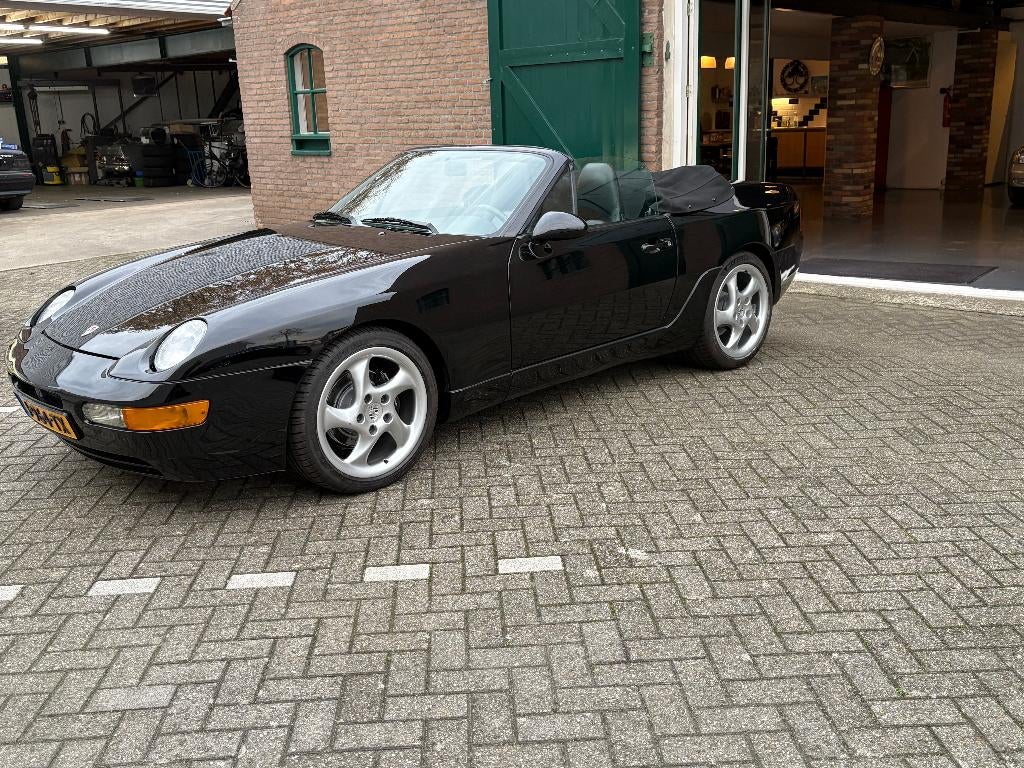 Porsche 968 cabrio118dkm! aut. triple black, Automaat, Achterwielaandrijving, Zwart, 4 cilinders