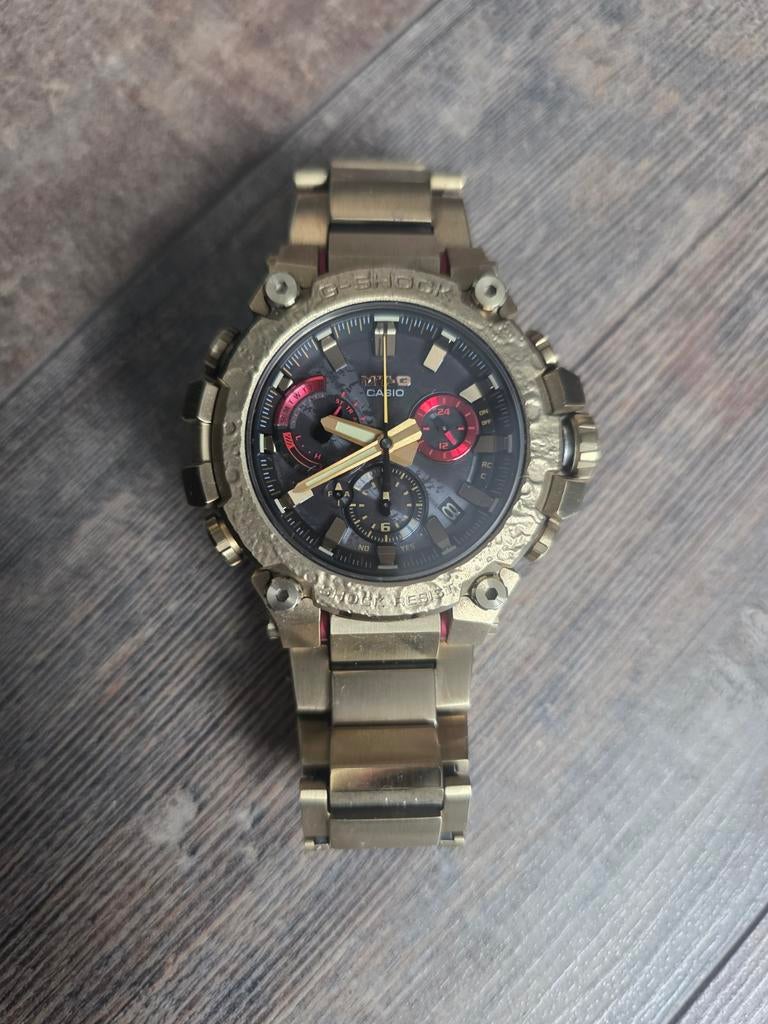 Casio G-Shock MTG-B3000 Gold Horloge, Sieraden, Tassen en Uiterlijk, Horloges | Heren, Gebruikt, Staal, Polshorloge, Ophalen of Verzenden