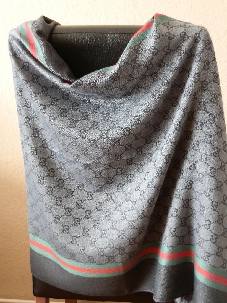 Gucci sjaal., Kleding | Dames, Mutsen, Sjaals en Handschoenen, Maat 46/48 (XL) of groter, Ophalen of Verzenden, Sjaal, Gucci