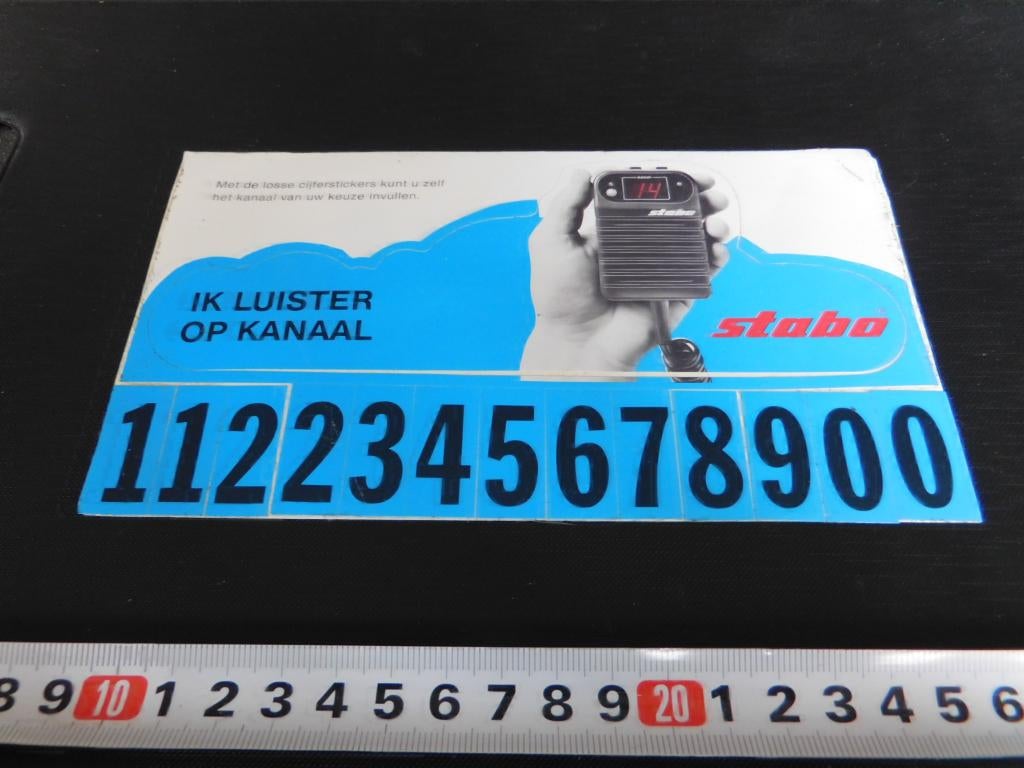sticker STABO  Ik luister op kanaal  27Mc, Ophalen, Zo goed als nieuw