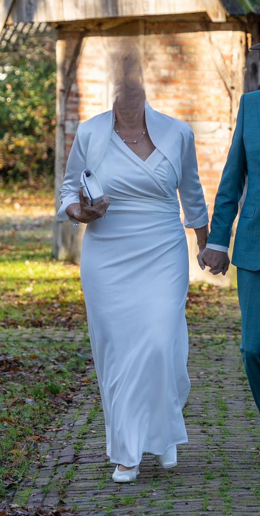 Trouwjurk met bolero, Ophalen, Zo goed als nieuw, Wit, Trouwjurk