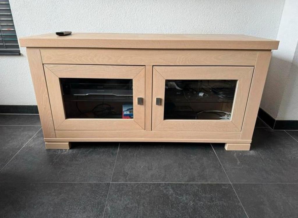 Eikenhouten TV-meubel met glazen deuren, Huis en Inrichting, Kasten | Televisiemeubels, Ophalen, Glas, 100 tot 150 cm, Modern klassiek