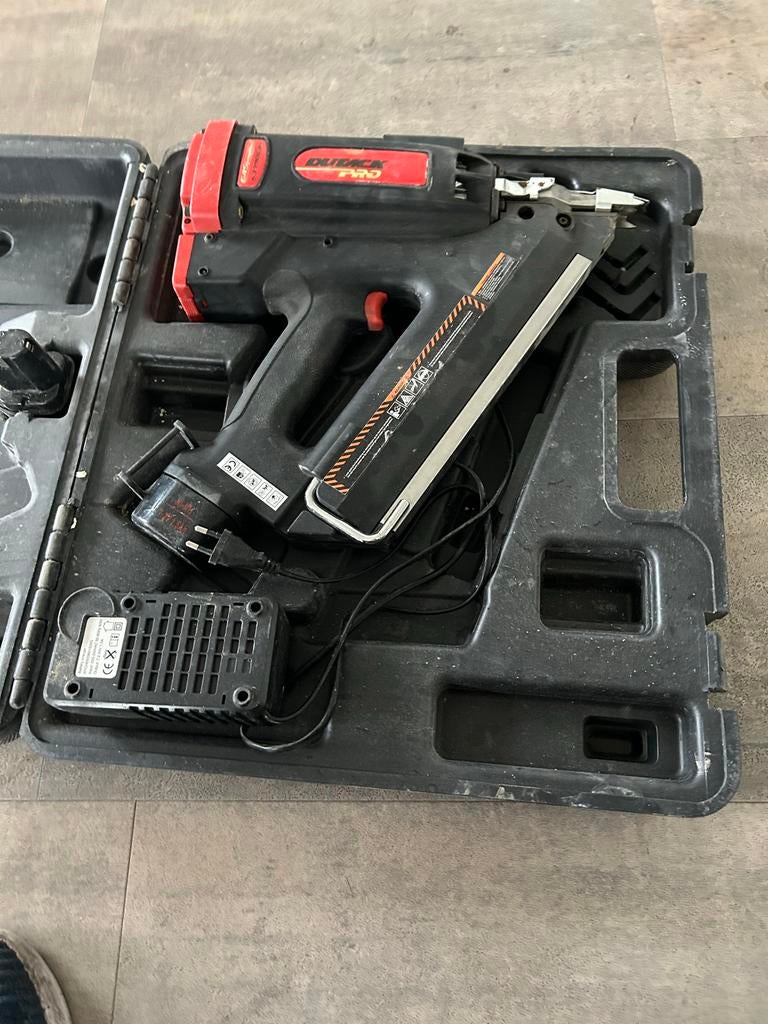 Duo-Fast tacker met lader en koffer, Ophalen of Verzenden, Gebruikt