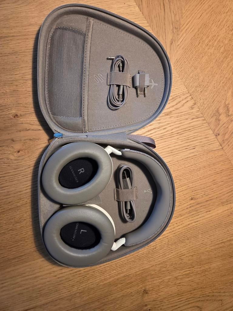 Sennheiser Momentum 4 - Zo goed als nieuw, Audio, Tv en Foto, Koptelefoons, Sennheiser, Ophalen of Verzenden, Zo goed als nieuw