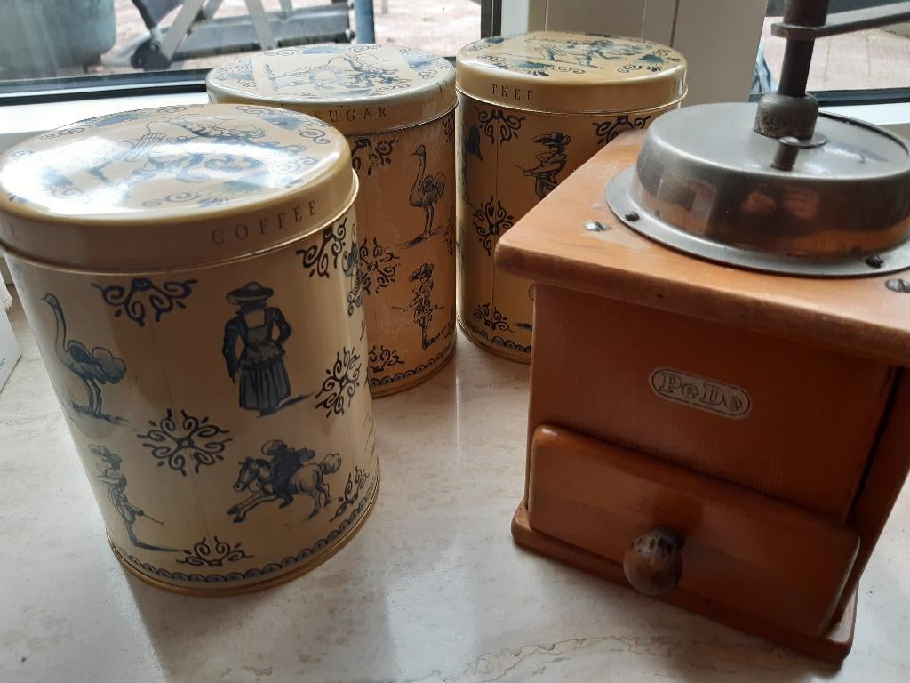 Vintage coffiemolen collectie, Ophalen