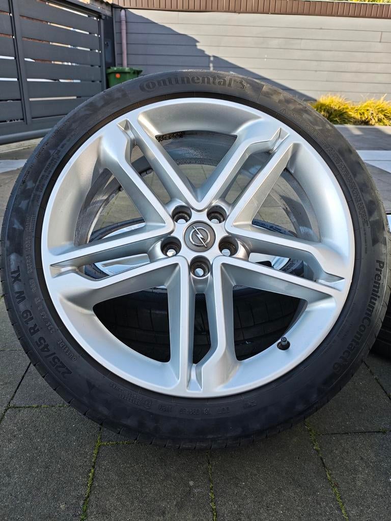 Originele Opel Mokka (X) 19 inch velgen set 5x105 zomerbande, Auto-onderdelen, Banden en Velgen, 19 inch, Banden en Velgen, Ophalen of Verzenden