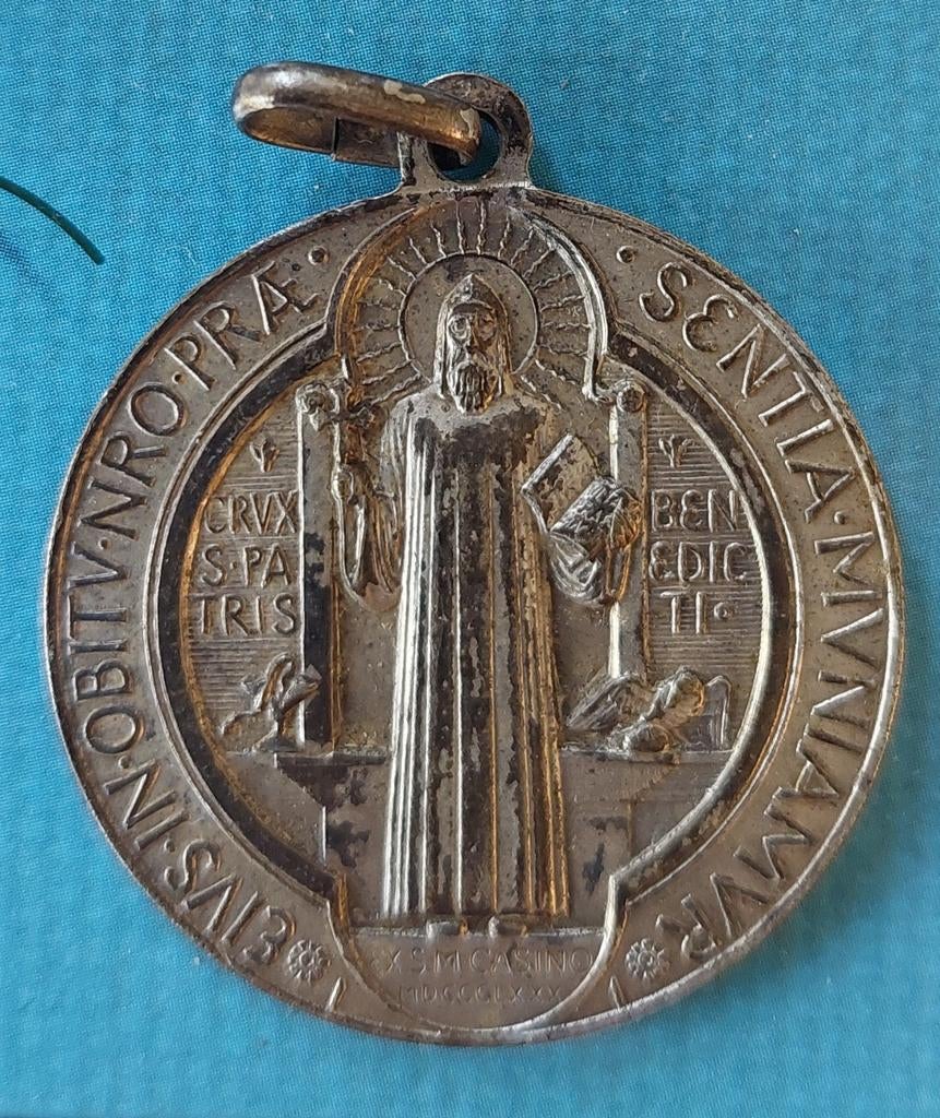 Medaille Benedictus, Sint-Benedictuspenning., Ophalen of Verzenden, Sieraad