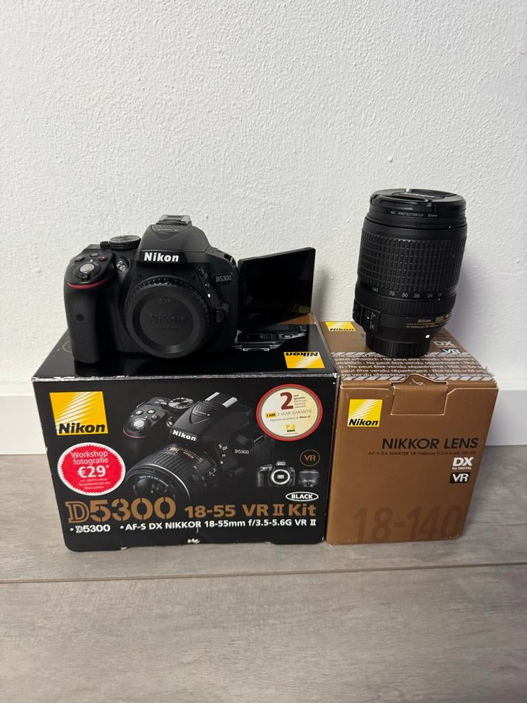 Nikon D5300 met AF-S DX Nikkor 18-140mm VR II Kit, Audio, Tv en Foto, Fotocamera's Digitaal, Ophalen of Verzenden, Zo goed als nieuw