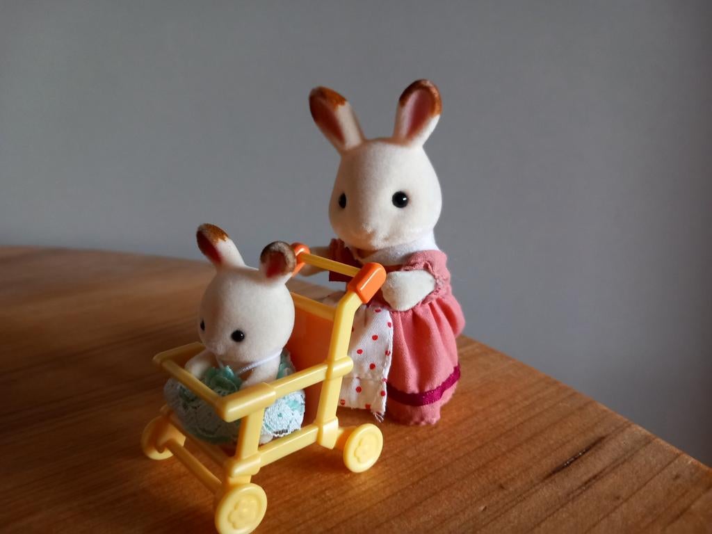 Sylvanian families moederkonijn/babykonijn/buggy, Ophalen of Verzenden, Gebruikt, Poppenhuis