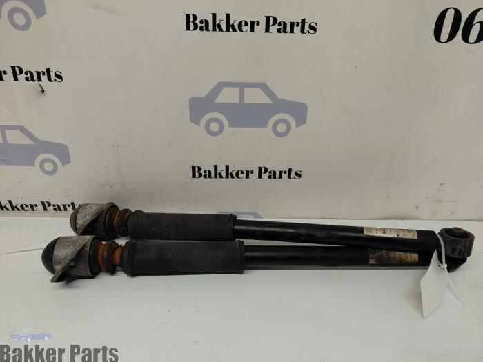 Schokdemper set van een Volkswagen Polo, Auto-onderdelen, Ophanging en Onderstel, Gebruikt, -, Volkswagen, -