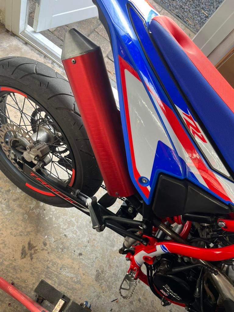 Bèta RR 50 Track 2024 -, Ophalen, 6 versnellingen, Maximaal 45 km/u, Zo goed als nieuw